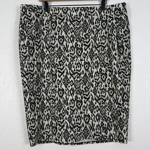 RipSkirt Hawaii Length 3 Pocket Skirt Black/ White Ikat Pattern Size XXL